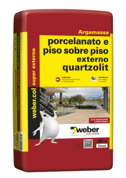 Argamassa Quartzolit porcelanato piso sobre piso externo cinza